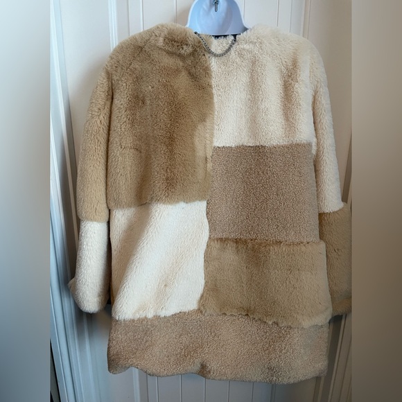 BCBG Long Sleeve Patchwork Teddy Jacket, Size Large - Picture 6 of 9